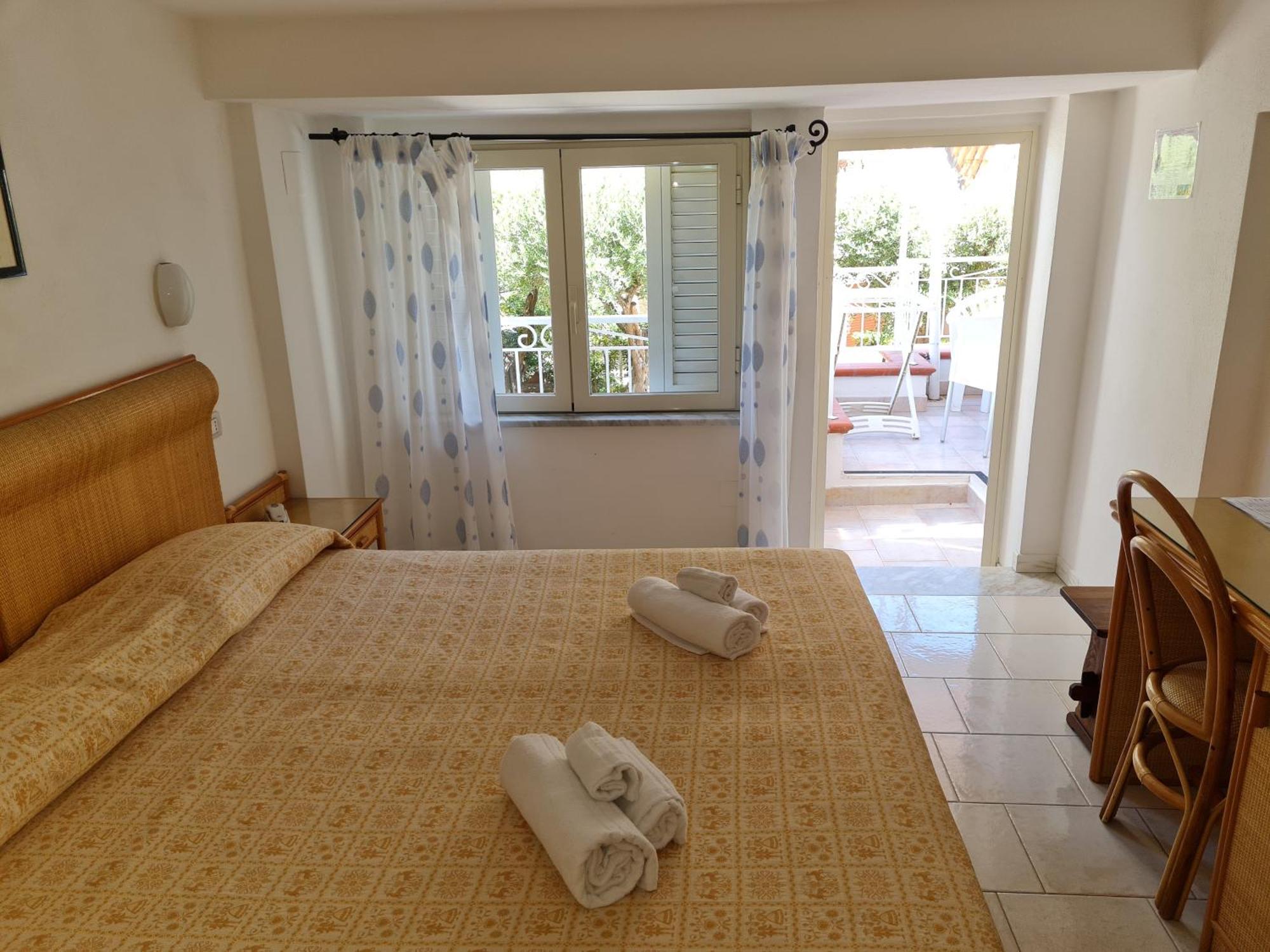 Le Roccette Mare Beach Hotel & Restaurant Tropea Buitenkant foto